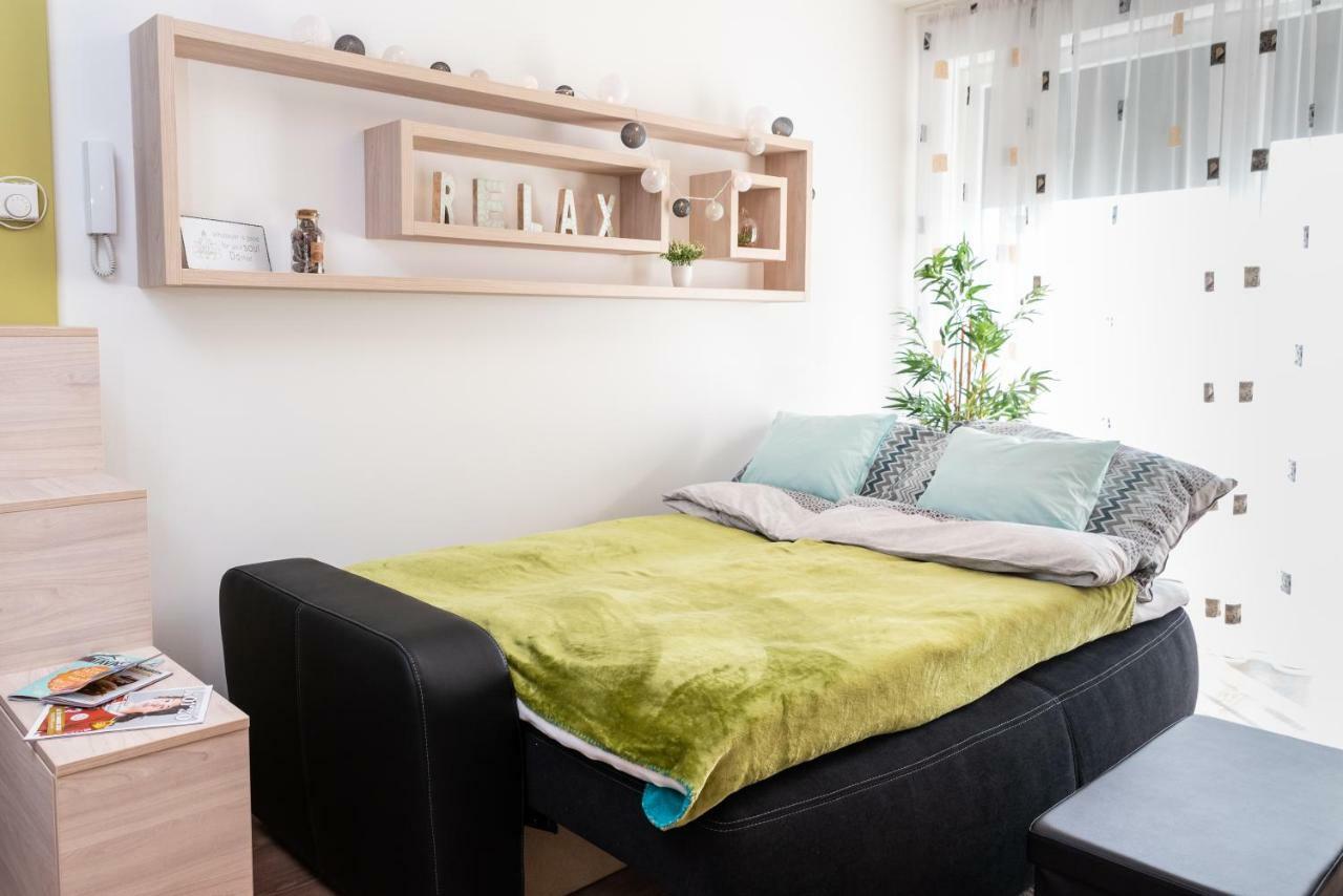 Defne Apartman Debrecen Exterior foto